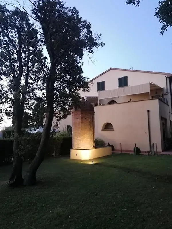 Casa Sara Con Wifi E Piscina Comune, A Soli 2 Km Dal Mare Cecina  0*, Cecina (Livorno) Italy